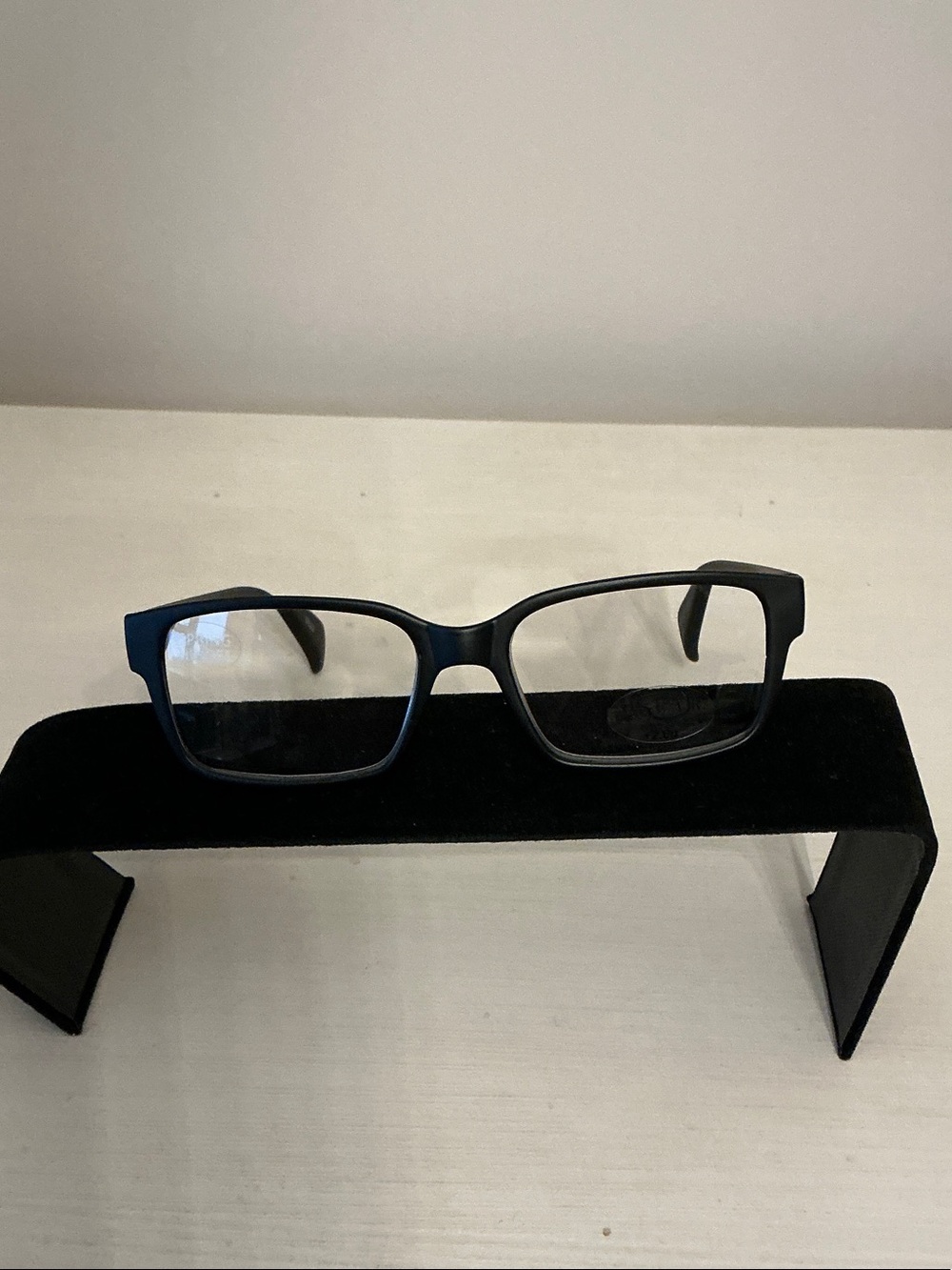 Authentic, Oscar de la Renta Black Men's Rectangular +2.00 Readers